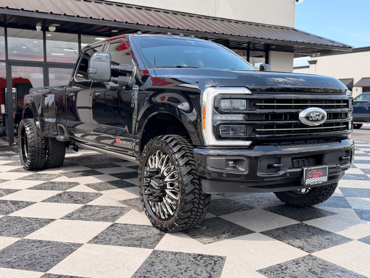 Ford F-350 SD Platinum Crew Cab Long Box 4WD DRW 2025