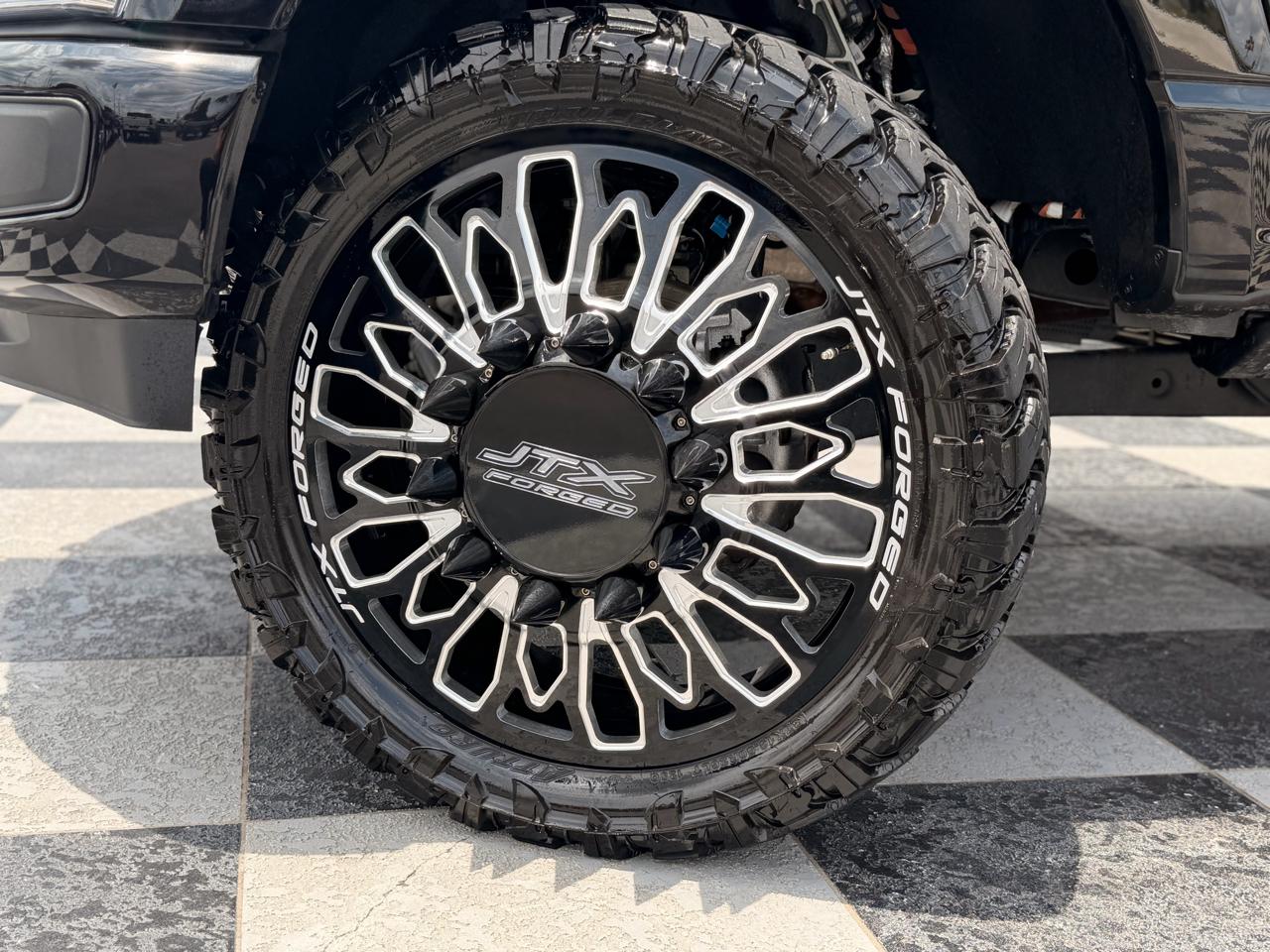 Ford F-350 SD Platinum Crew Cab Long Box 4WD DRW 2025