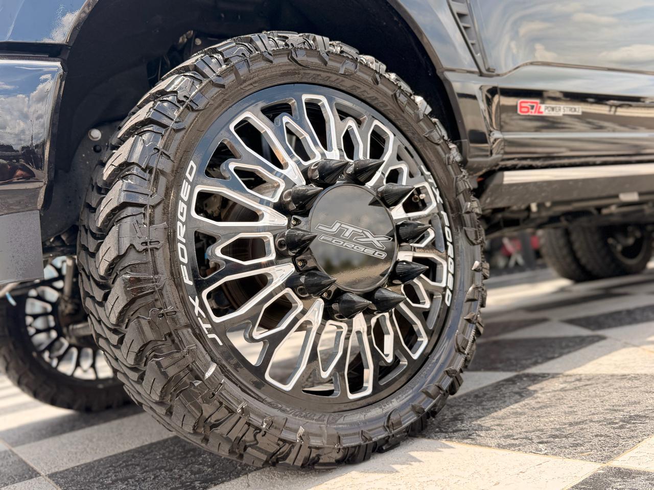 Ford F-350 SD Platinum Crew Cab Long Box 4WD DRW 2025