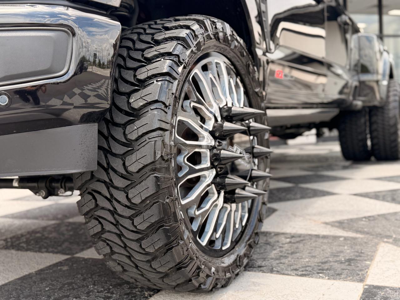 Ford F-350 SD Platinum Crew Cab Long Box 4WD DRW 2025