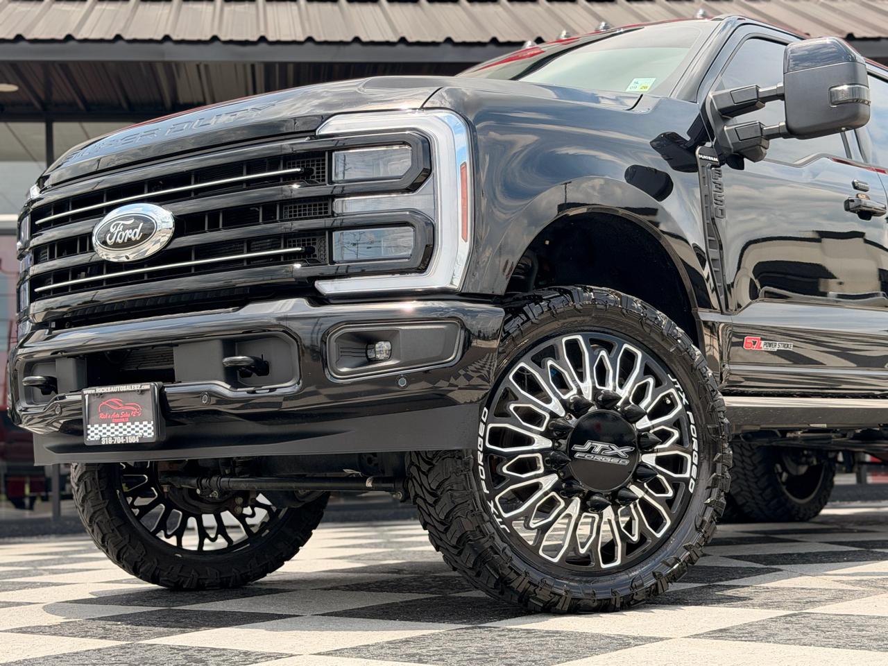 Ford F-350 SD Platinum Crew Cab Long Box 4WD DRW 2025