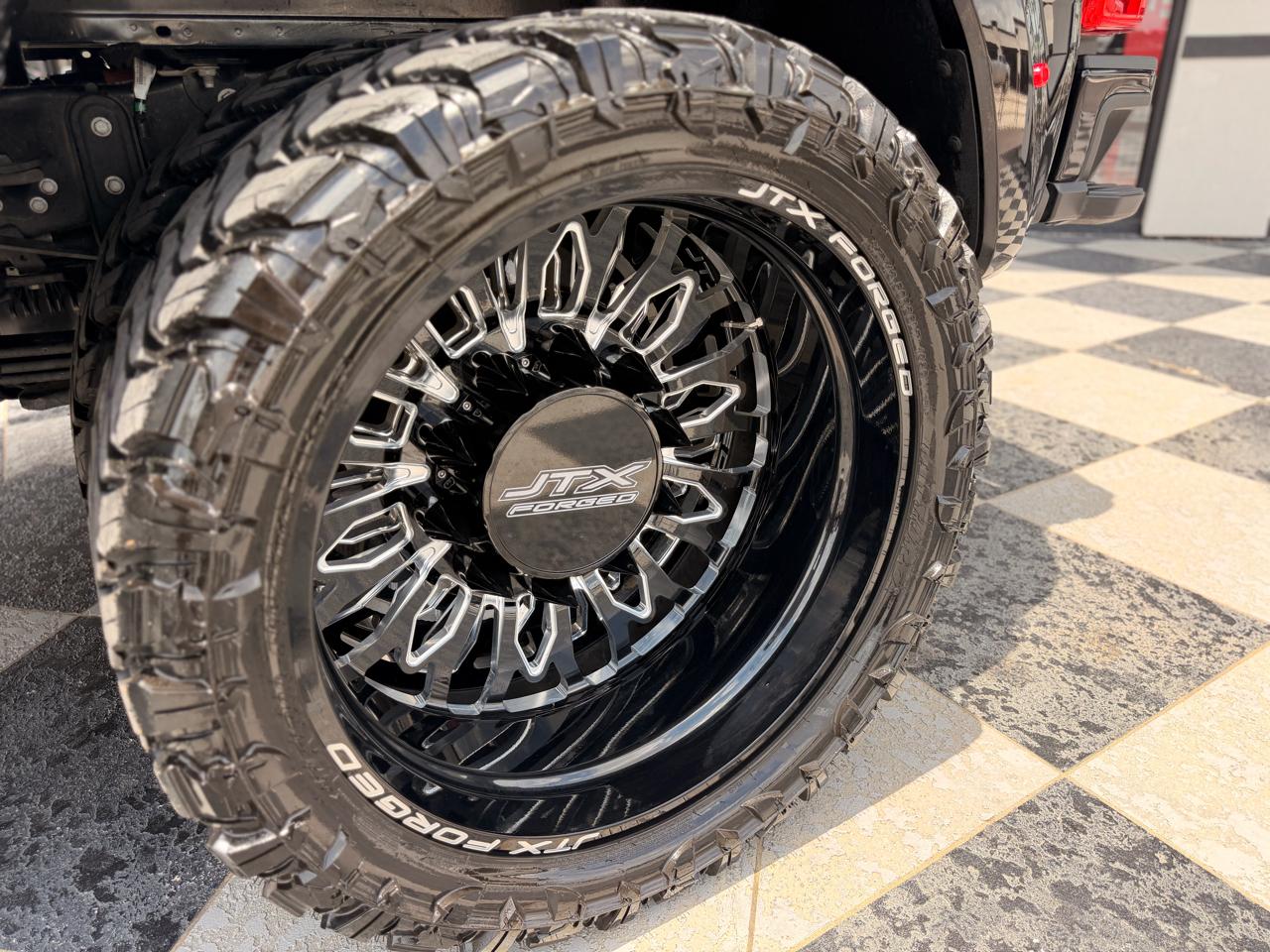 Ford F-350 SD Platinum Crew Cab Long Box 4WD DRW 2025