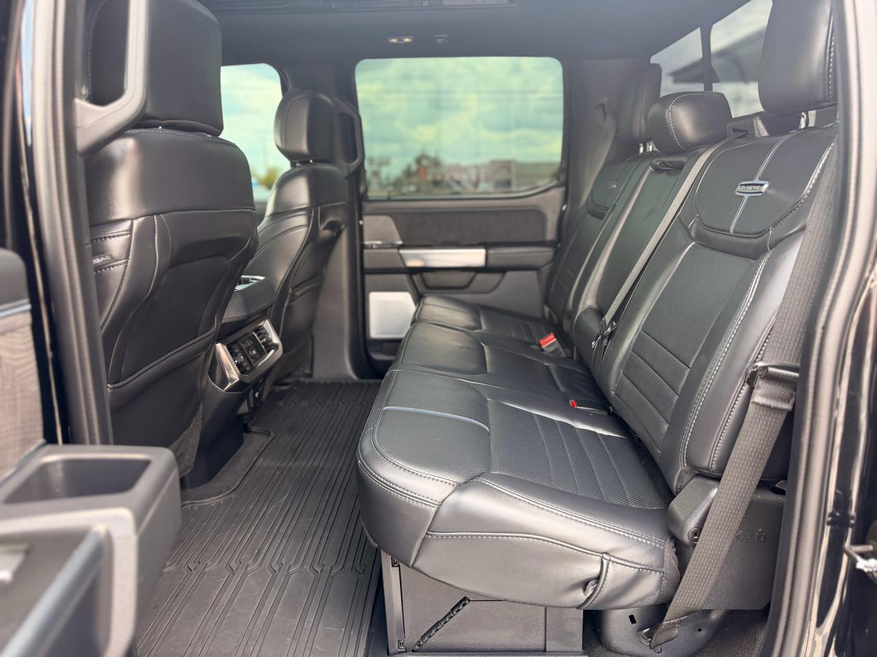 Ford F-350 SD Platinum Crew Cab Long Box 4WD DRW 2025
