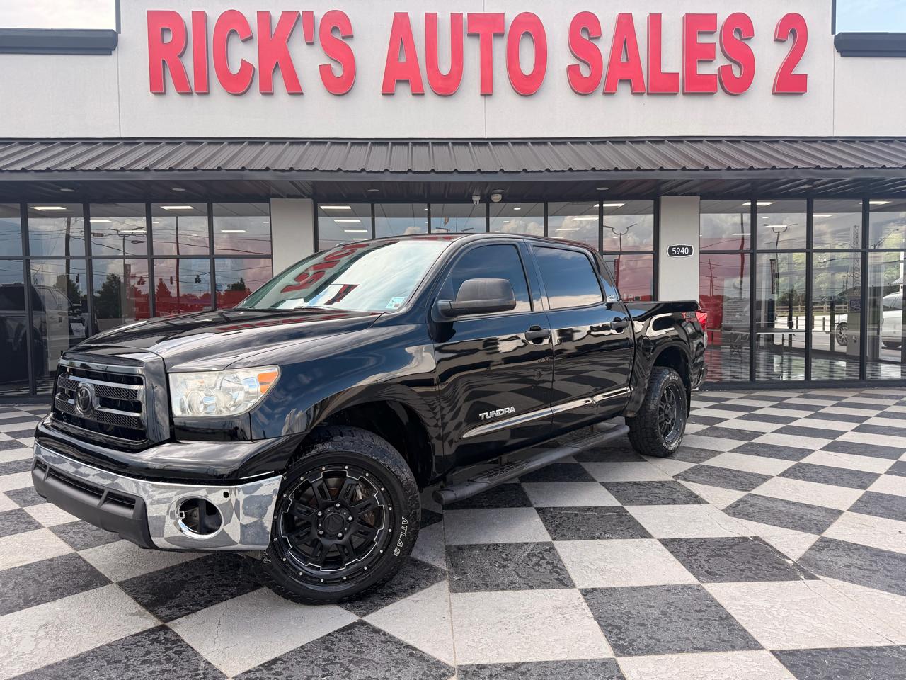 Toyota Tundra Base CrewMax 5.7L 2WD 2013