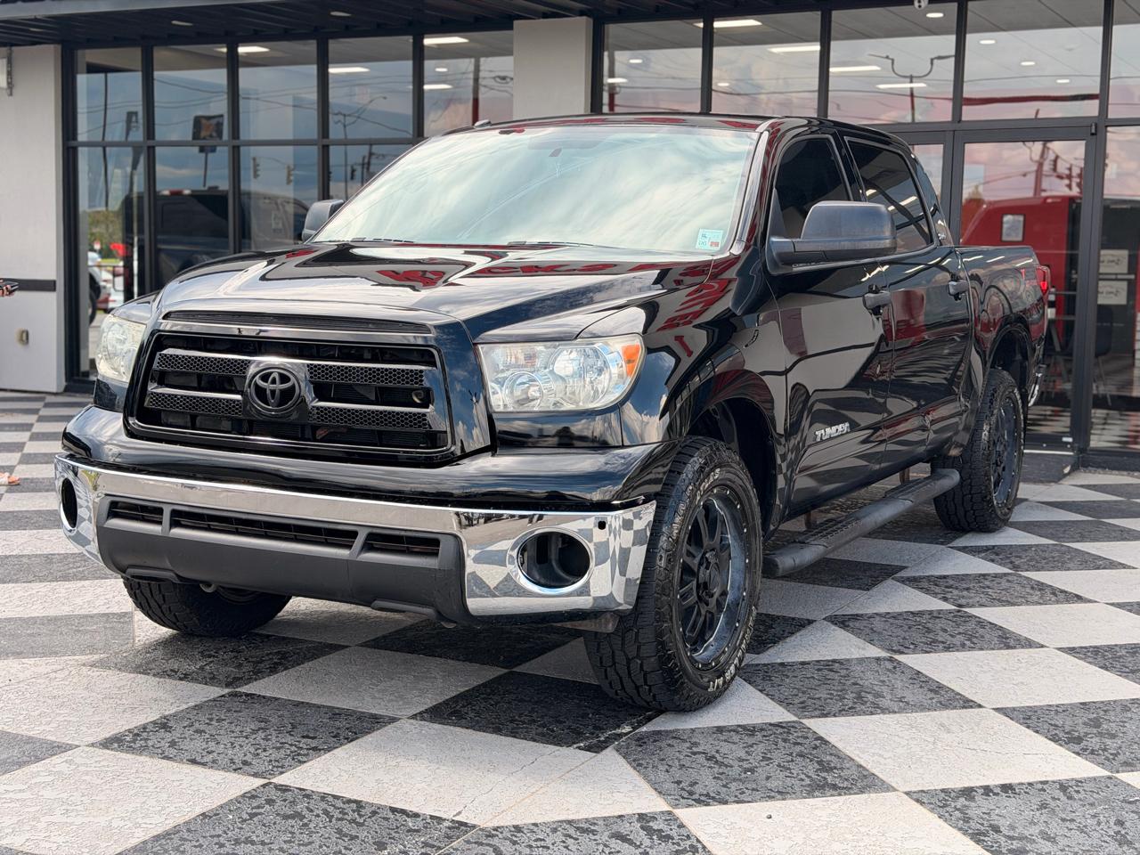 Toyota Tundra Base CrewMax 5.7L 2WD 2013