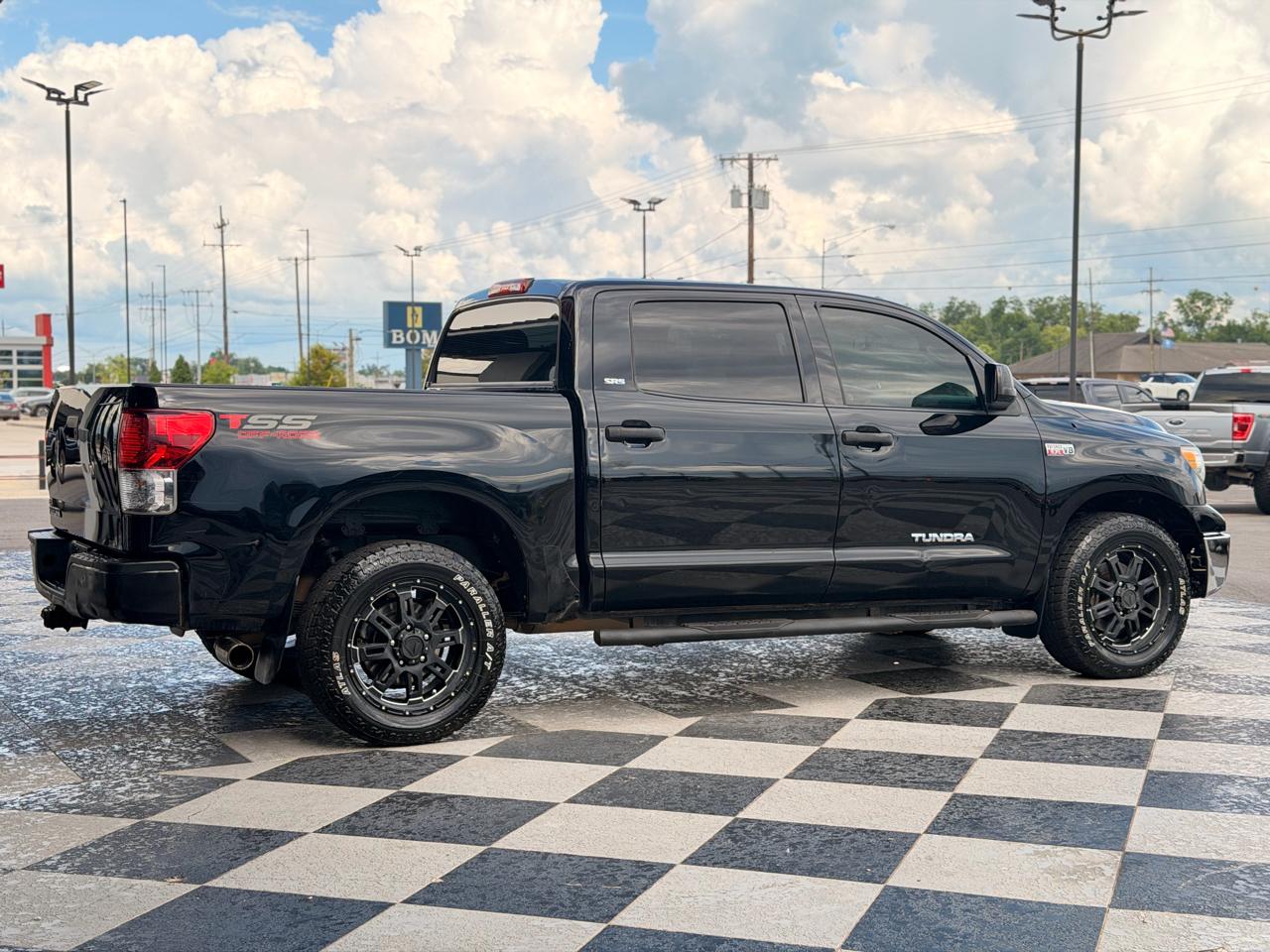 Toyota Tundra Base CrewMax 5.7L 2WD 2013