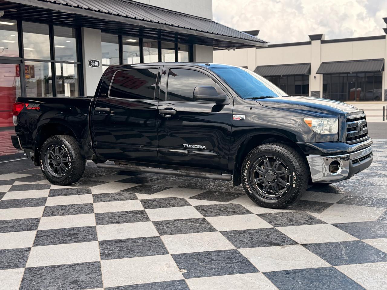 Toyota Tundra Base CrewMax 5.7L 2WD 2013