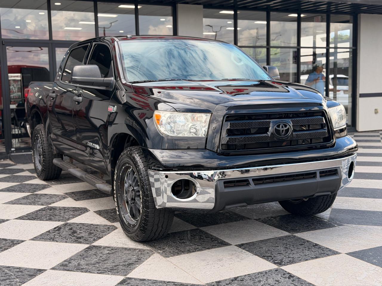 Toyota Tundra Base CrewMax 5.7L 2WD 2013