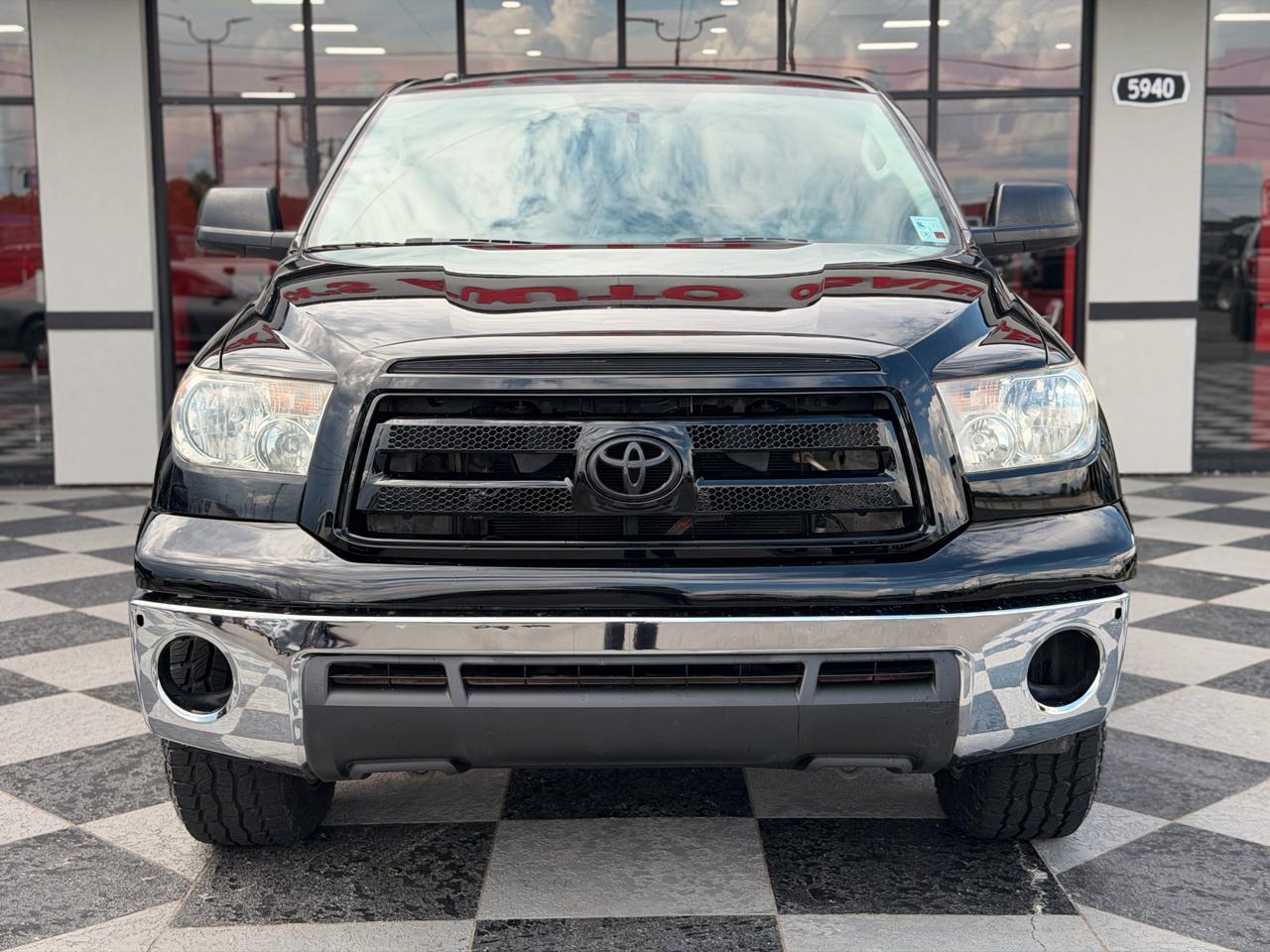 Toyota Tundra Base CrewMax 5.7L 2WD 2013
