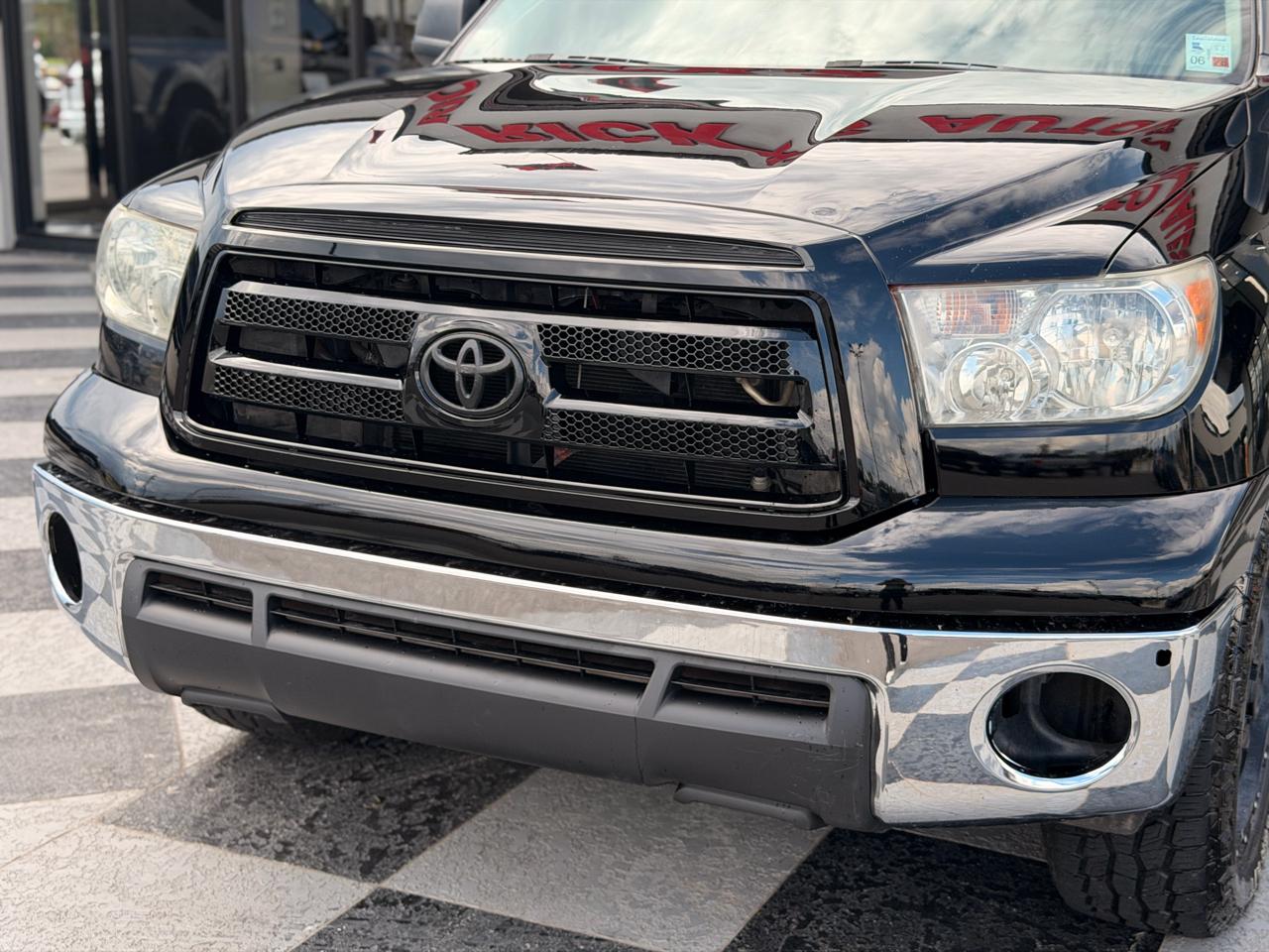 Toyota Tundra Base CrewMax 5.7L 2WD 2013