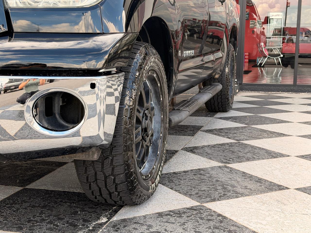 Toyota Tundra Base CrewMax 5.7L 2WD 2013