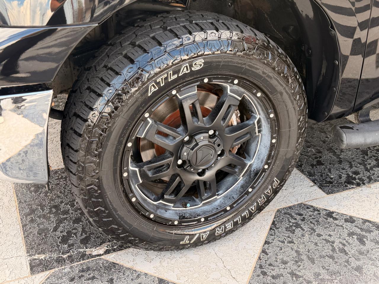 Toyota Tundra Base CrewMax 5.7L 2WD 2013