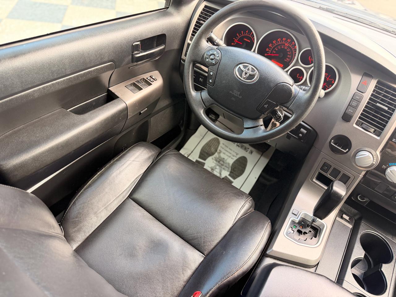 Toyota Tundra Base CrewMax 5.7L 2WD 2013