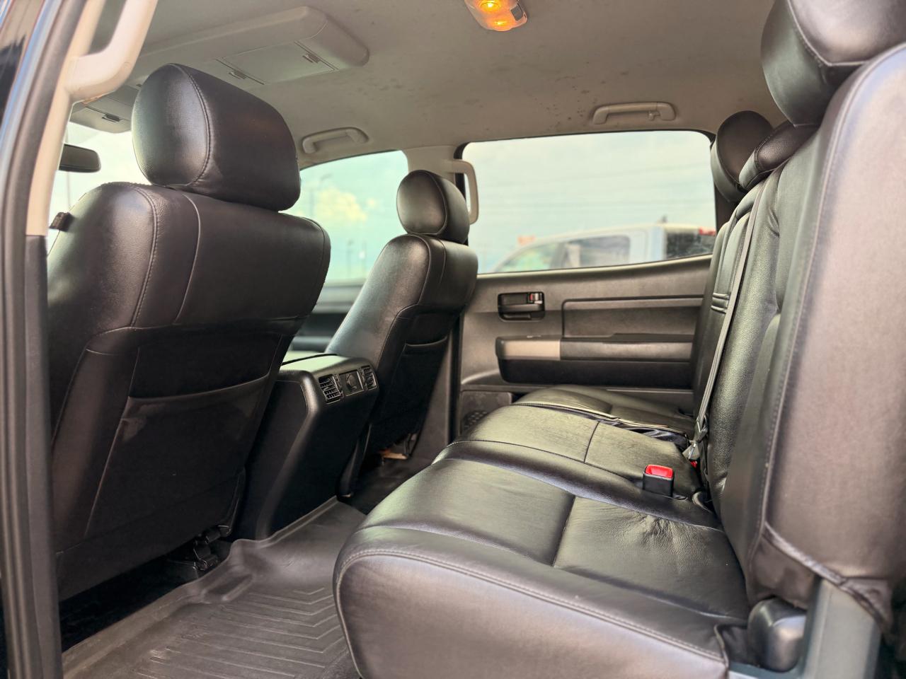 Toyota Tundra Base CrewMax 5.7L 2WD 2013