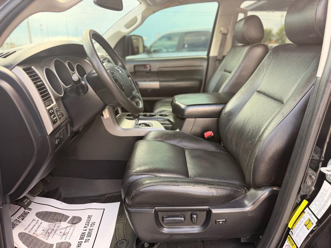 Toyota Tundra Base CrewMax 5.7L 2WD 2013