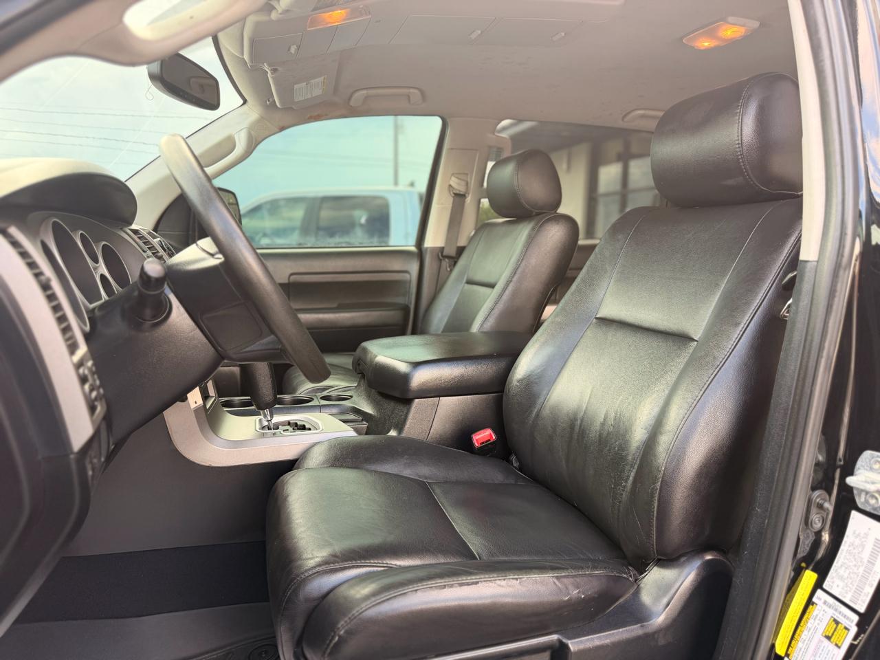 Toyota Tundra Base CrewMax 5.7L 2WD 2013