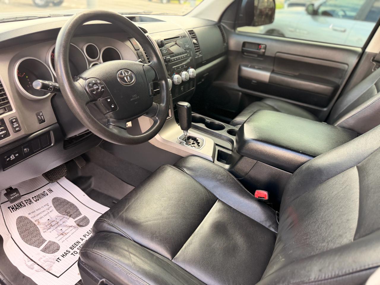 Toyota Tundra Base CrewMax 5.7L 2WD 2013
