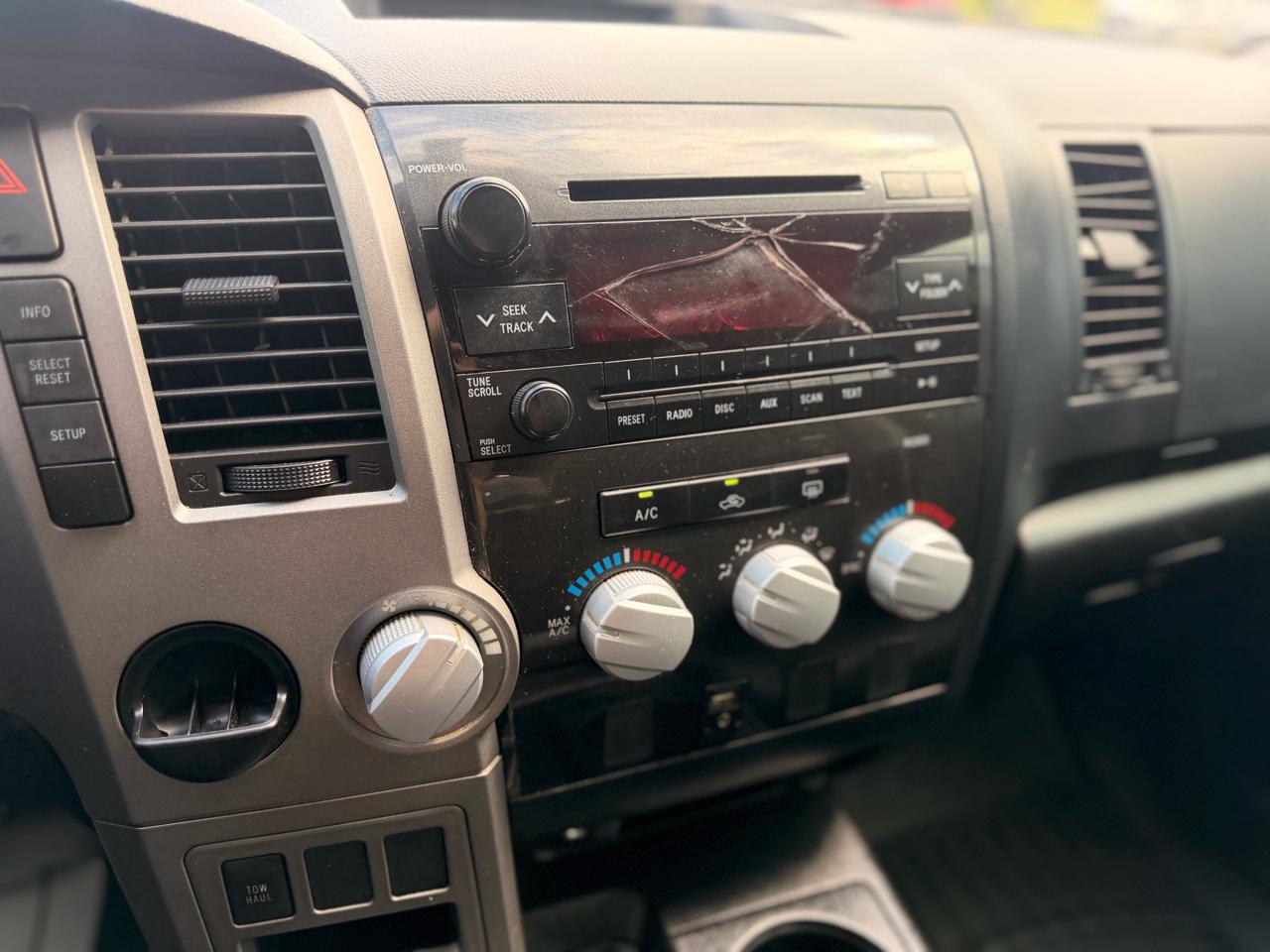 Toyota Tundra Base CrewMax 5.7L 2WD 2013
