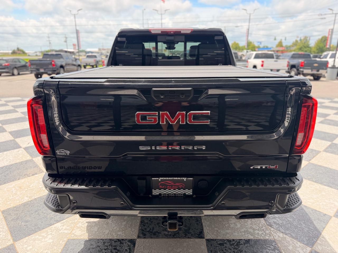 GMC Sierra 1500 AT4 Crew Cab 4WD 2023