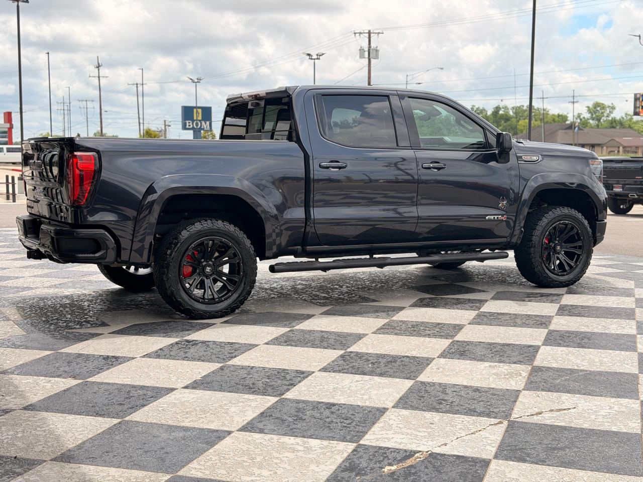 GMC Sierra 1500 AT4 Crew Cab 4WD 2023