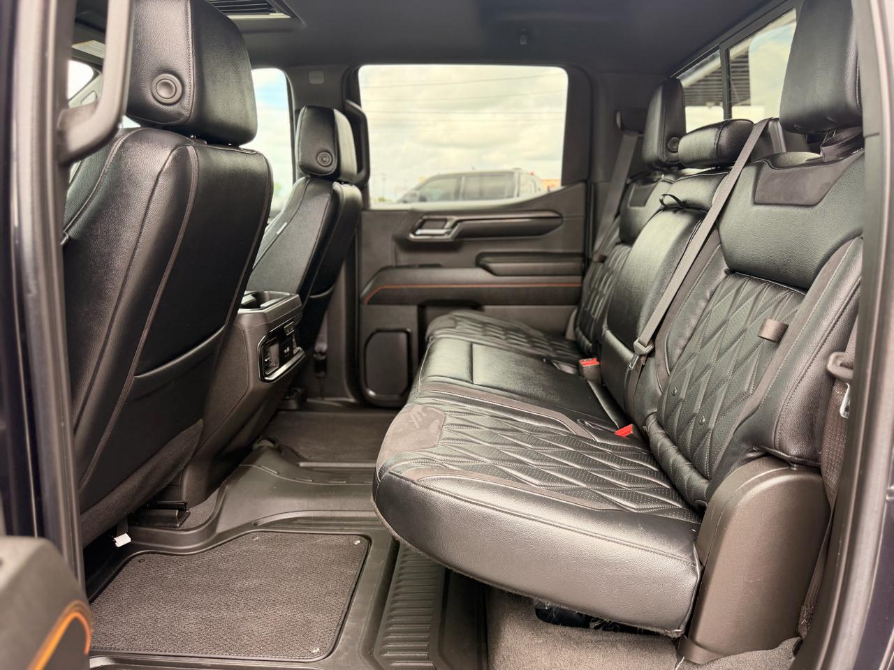 GMC Sierra 1500 AT4 Crew Cab 4WD 2023