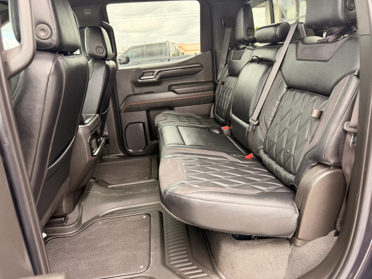 GMC Sierra 1500 AT4 Crew Cab 4WD 2023