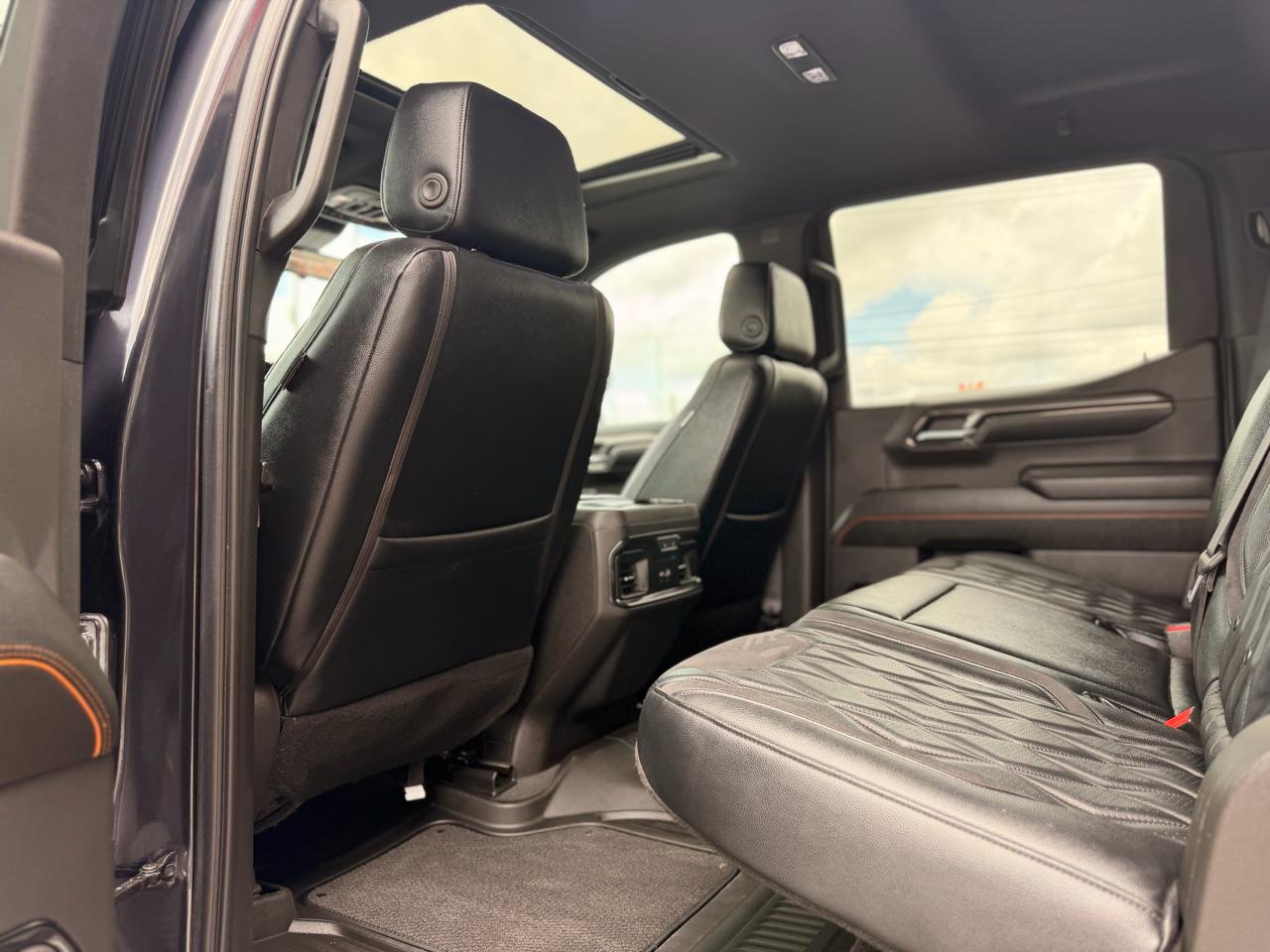 GMC Sierra 1500 AT4 Crew Cab 4WD 2023