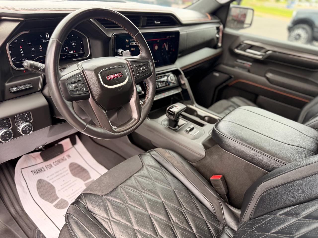 GMC Sierra 1500 AT4 Crew Cab 4WD 2023