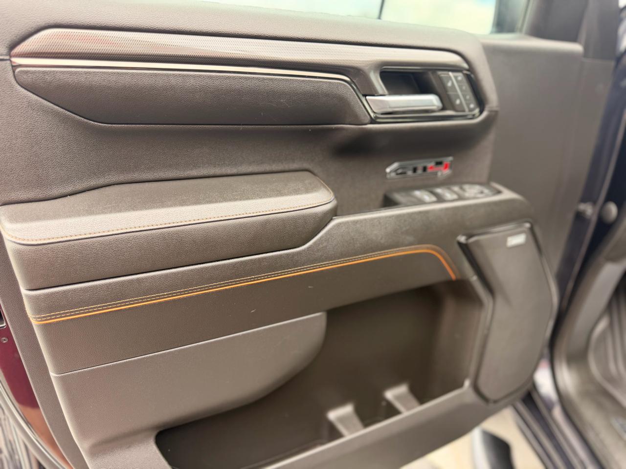 GMC Sierra 1500 AT4 Crew Cab 4WD 2023