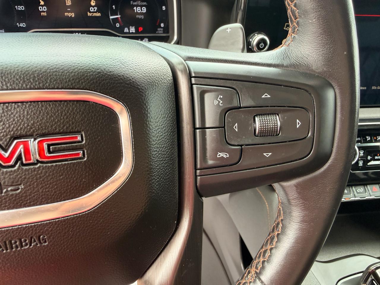 GMC Sierra 1500 AT4 Crew Cab 4WD 2023