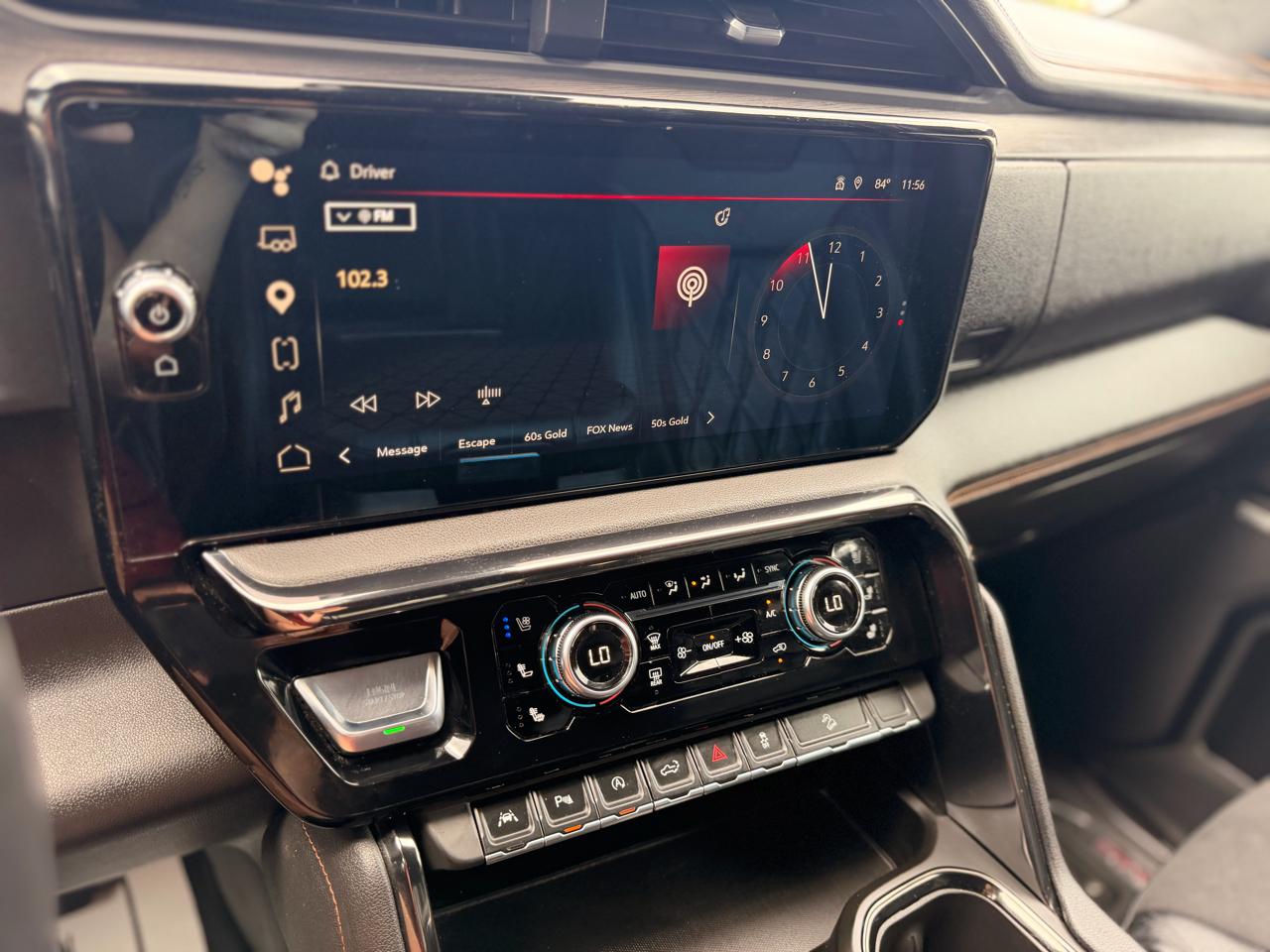 GMC Sierra 1500 AT4 Crew Cab 4WD 2023