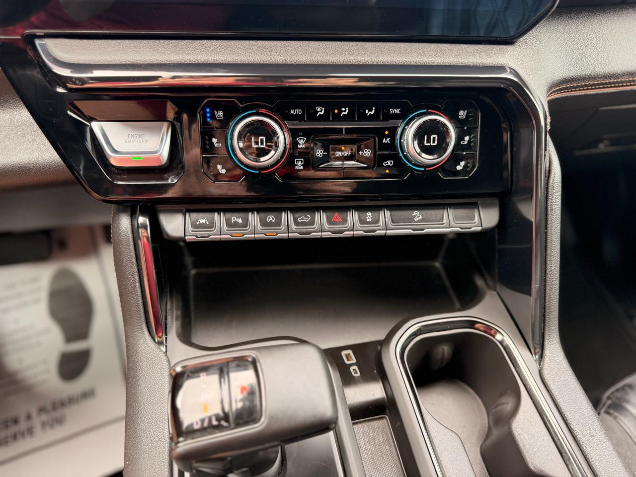 GMC Sierra 1500 AT4 Crew Cab 4WD 2023