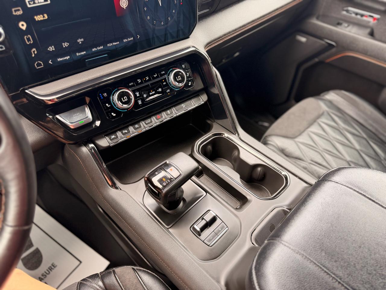 GMC Sierra 1500 AT4 Crew Cab 4WD 2023