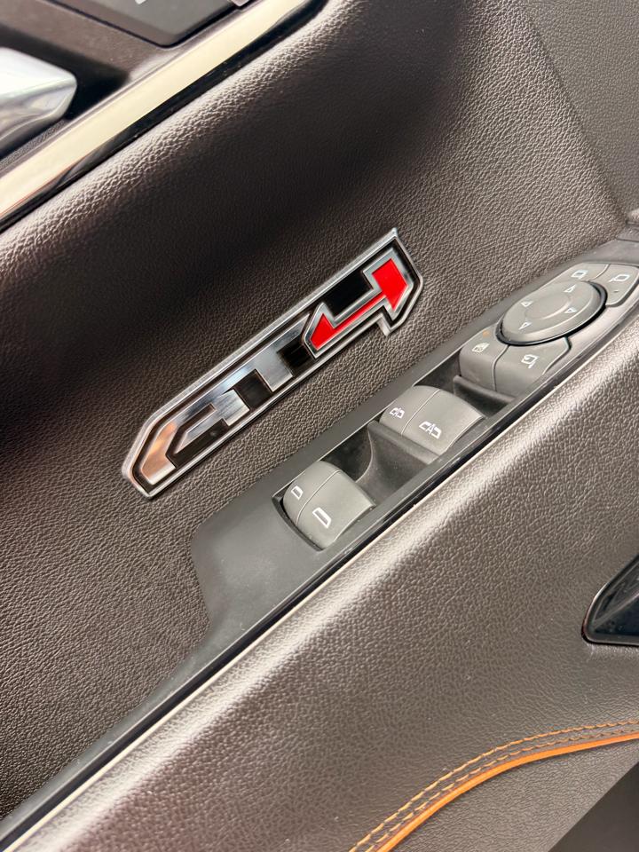 GMC Sierra 1500 AT4 Crew Cab 4WD 2023