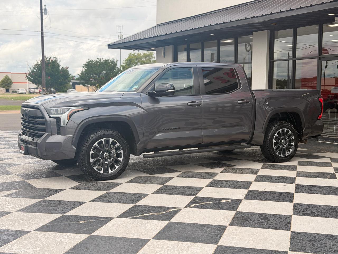 Toyota Tundra Limited CrewMax 4WD 2024