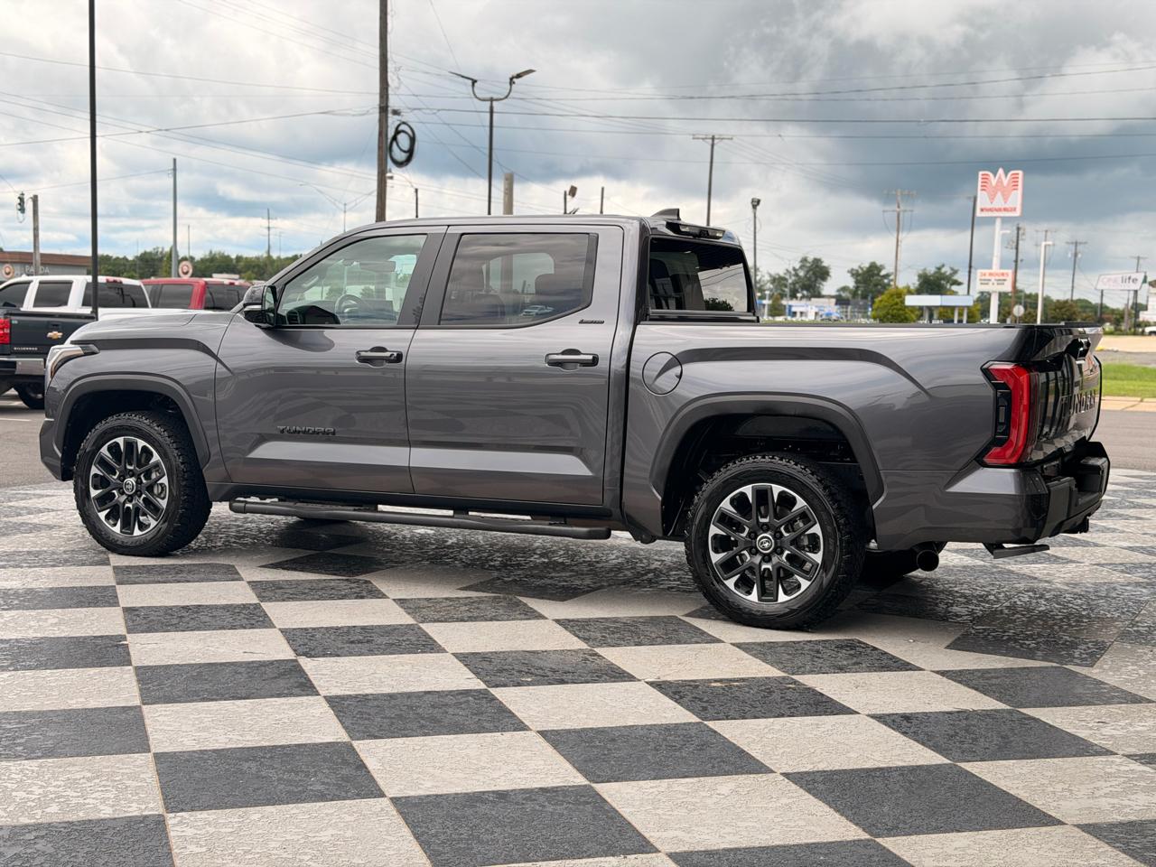Toyota Tundra Limited CrewMax 4WD 2024