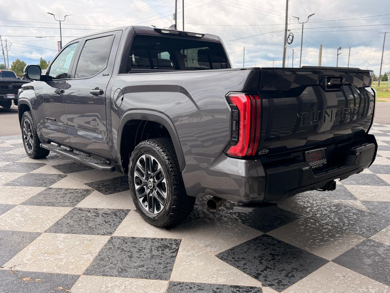 Toyota Tundra Limited CrewMax 4WD 2024