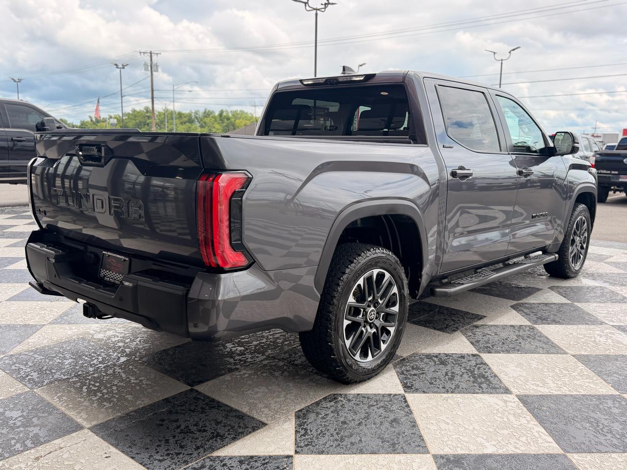 Toyota Tundra Limited CrewMax 4WD 2024