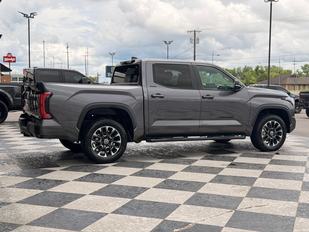 Toyota Tundra Limited CrewMax 4WD 2024