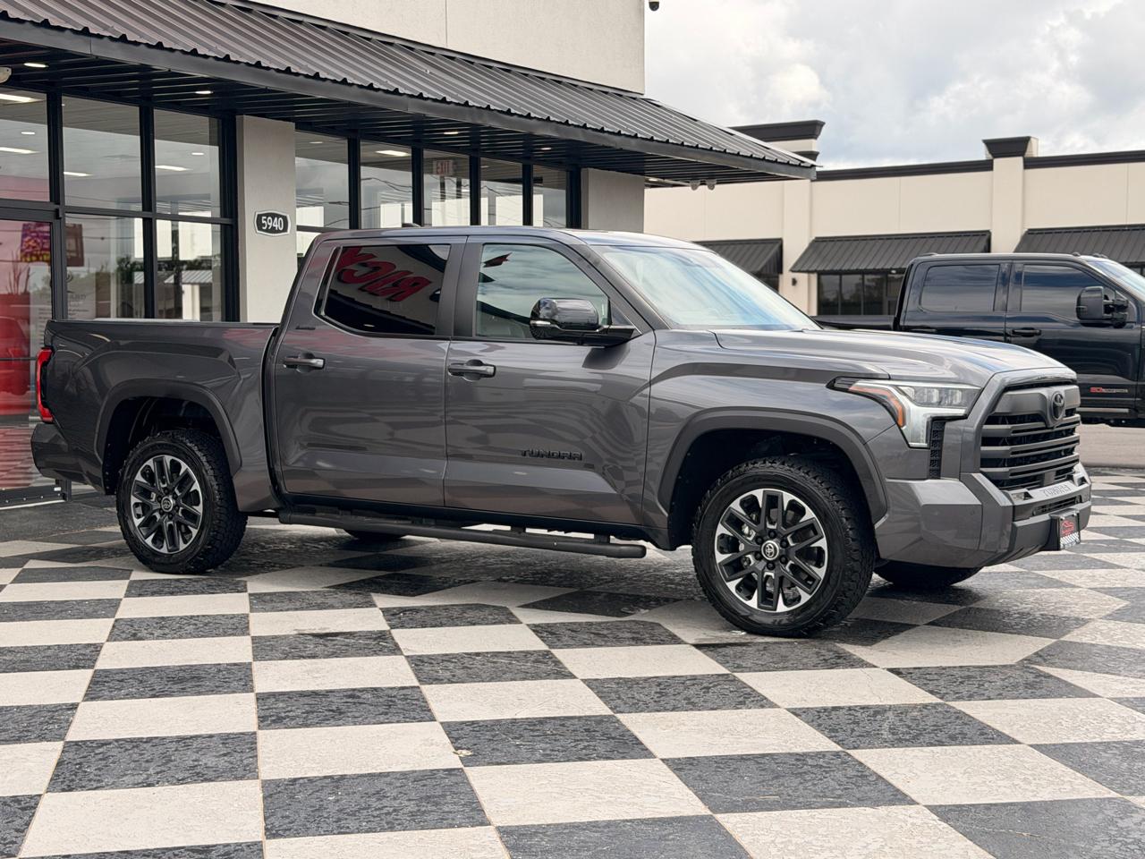 Toyota Tundra Limited CrewMax 4WD 2024