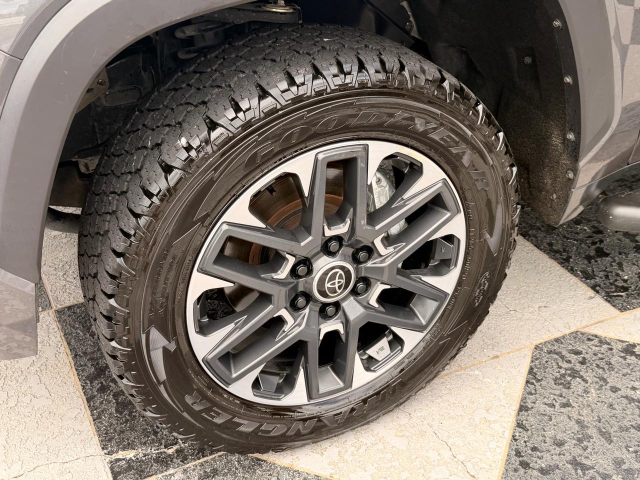 Toyota Tundra Limited CrewMax 4WD 2024