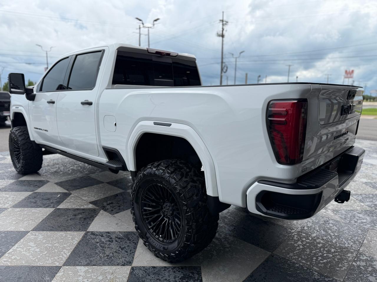 GMC Sierra 2500HD Denali Ultimate Crew Cab 4WD 2024