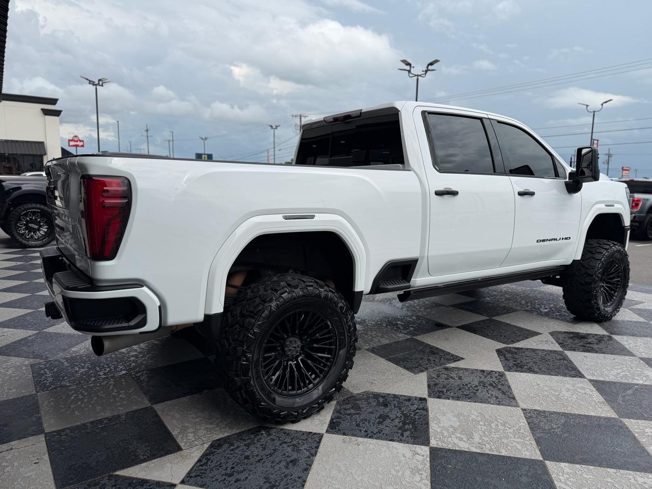 GMC Sierra 2500HD Denali Ultimate Crew Cab 4WD 2024