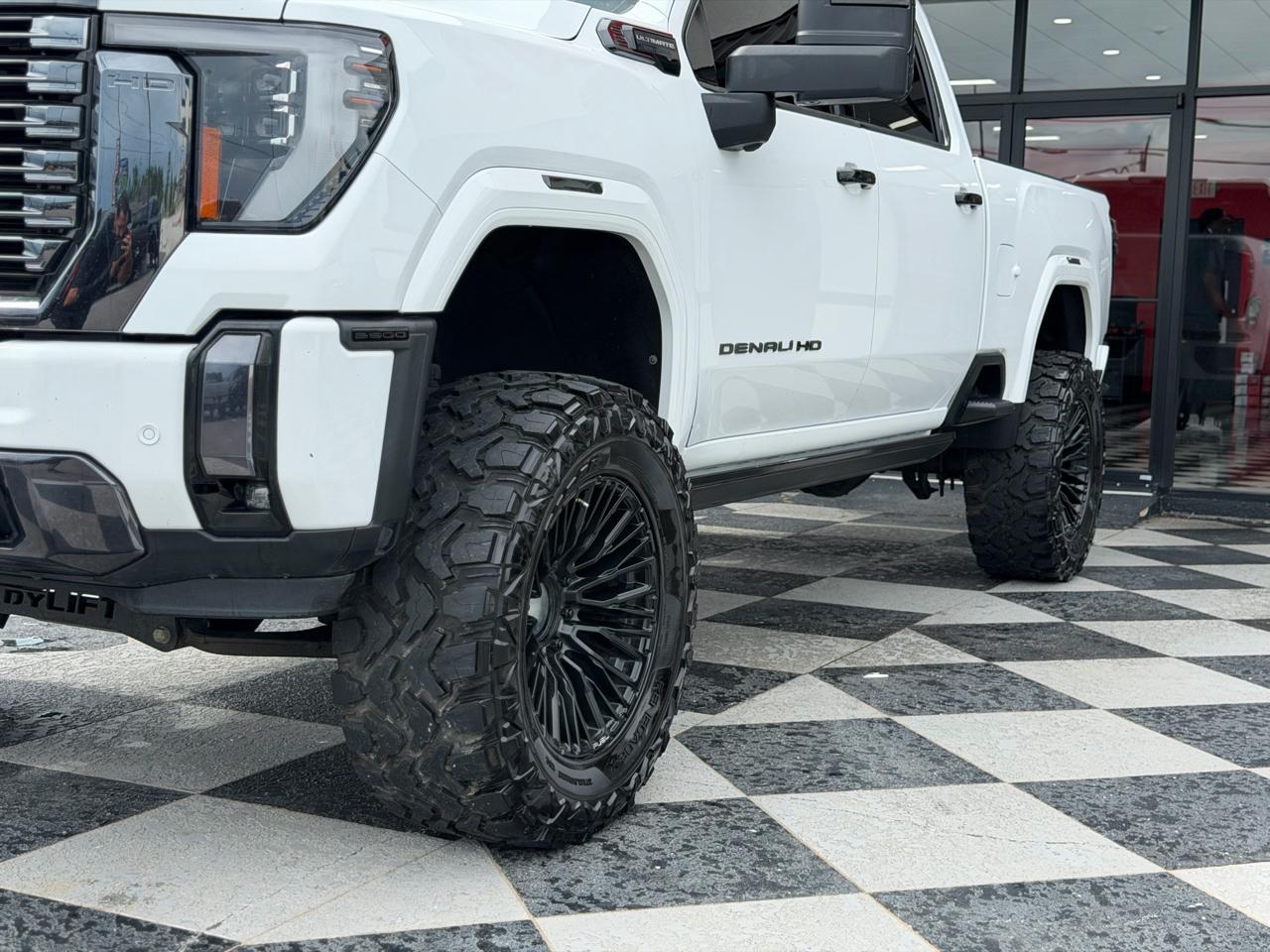 GMC Sierra 2500HD Denali Ultimate Crew Cab 4WD 2024