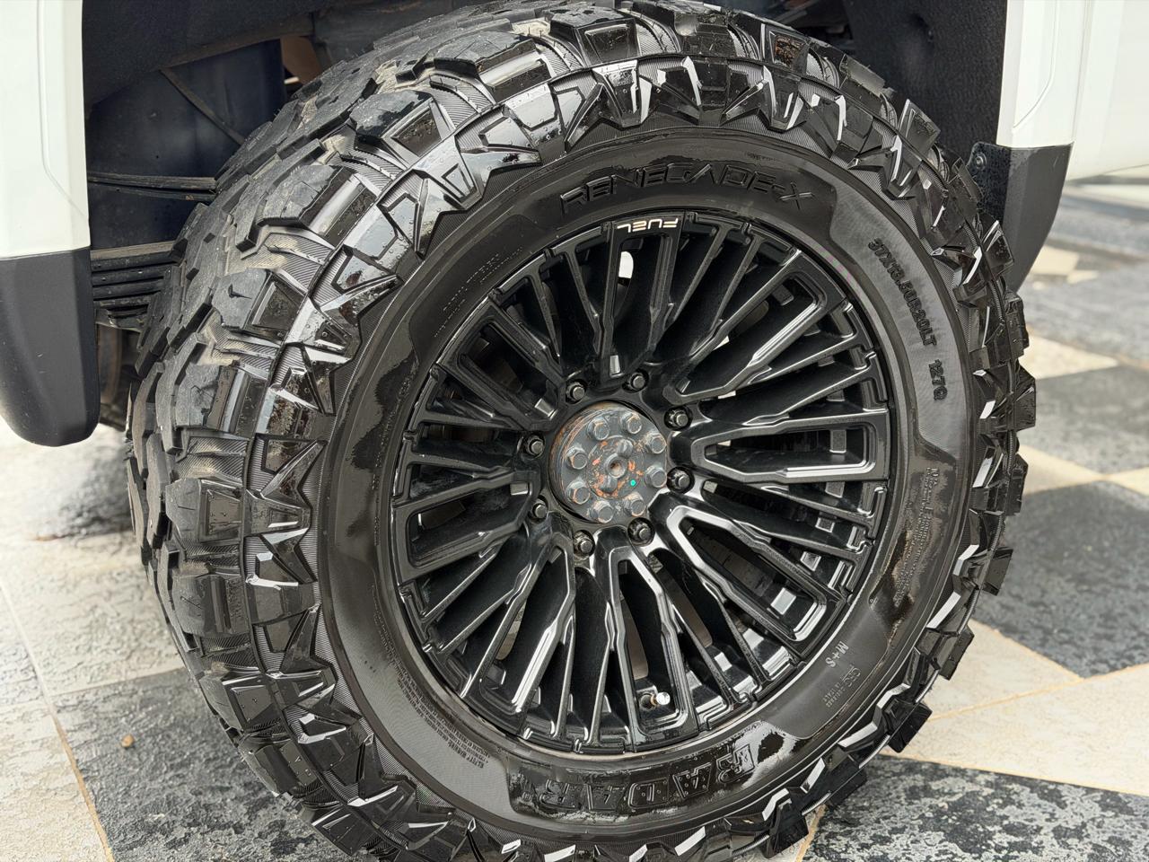 GMC Sierra 2500HD Denali Ultimate Crew Cab 4WD 2024