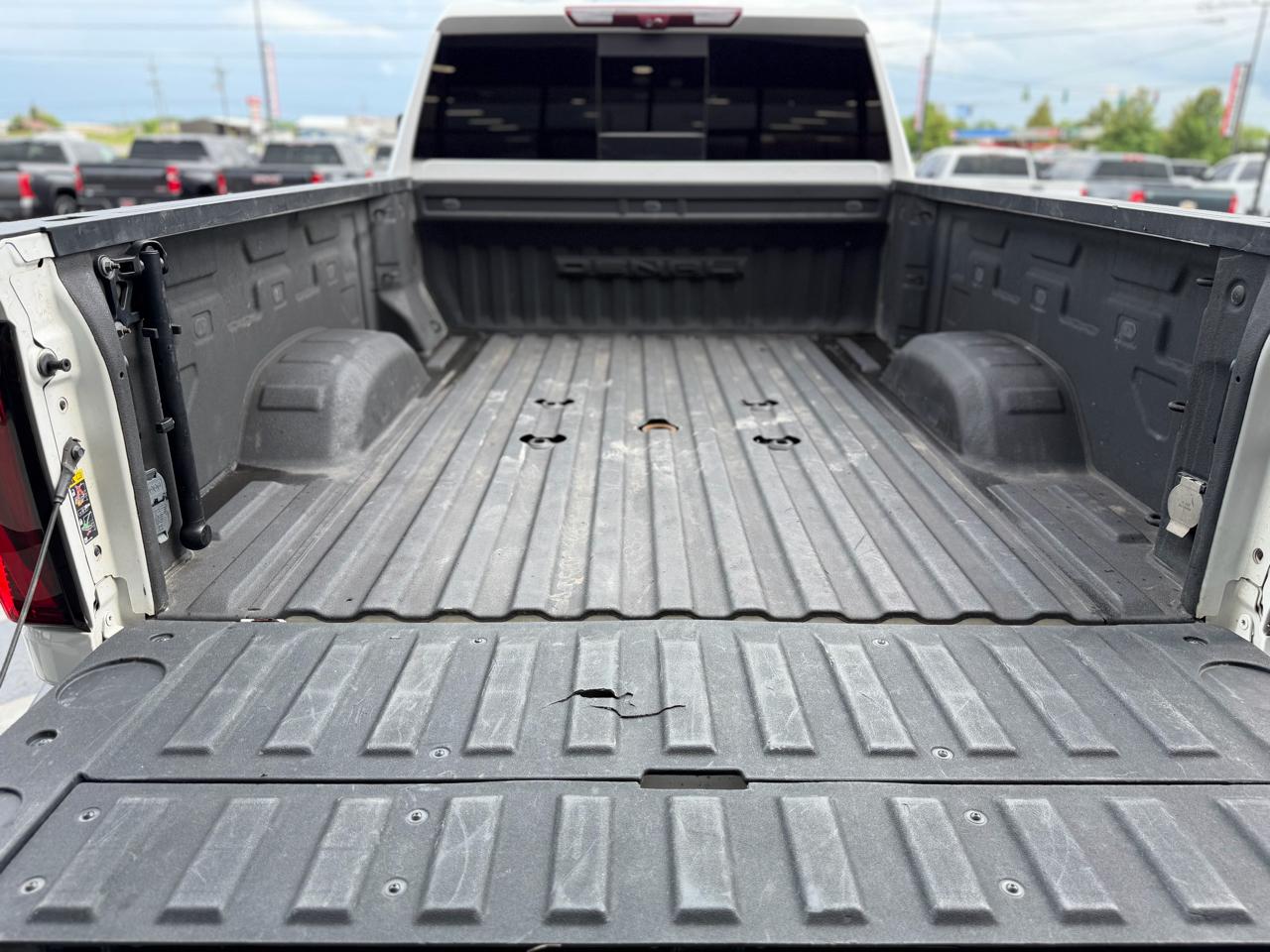 GMC Sierra 2500HD Denali Ultimate Crew Cab 4WD 2024