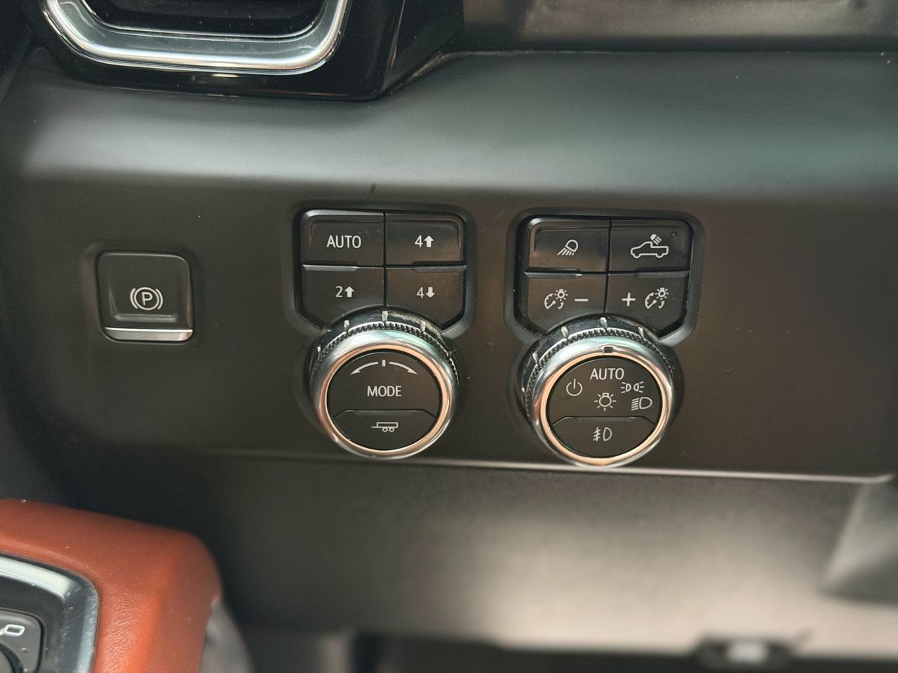 GMC Sierra 2500HD Denali Ultimate Crew Cab 4WD 2024
