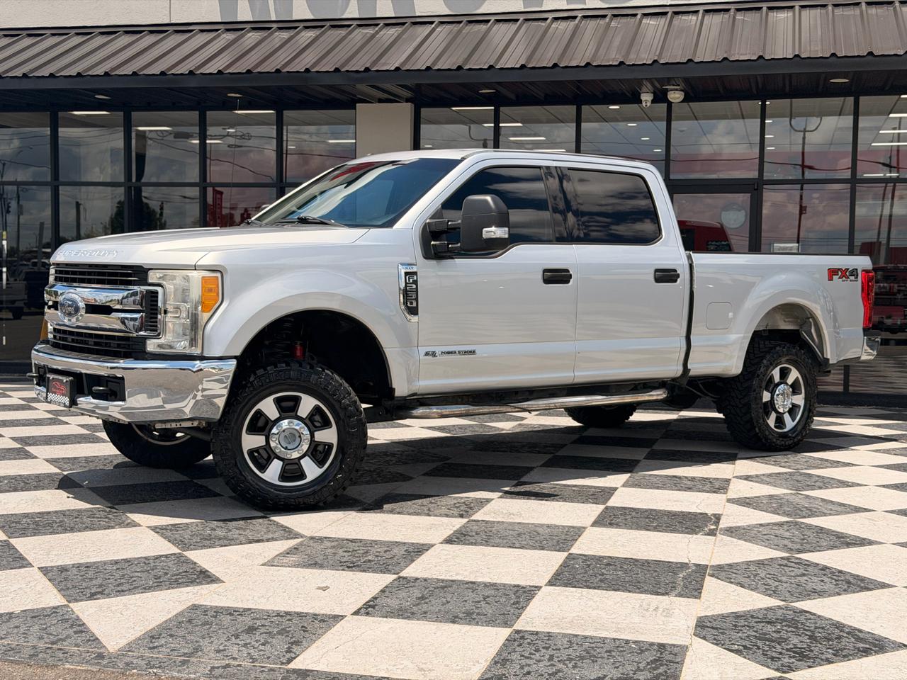 Ford F-250 SD XLT Crew Cab 4WD 2017