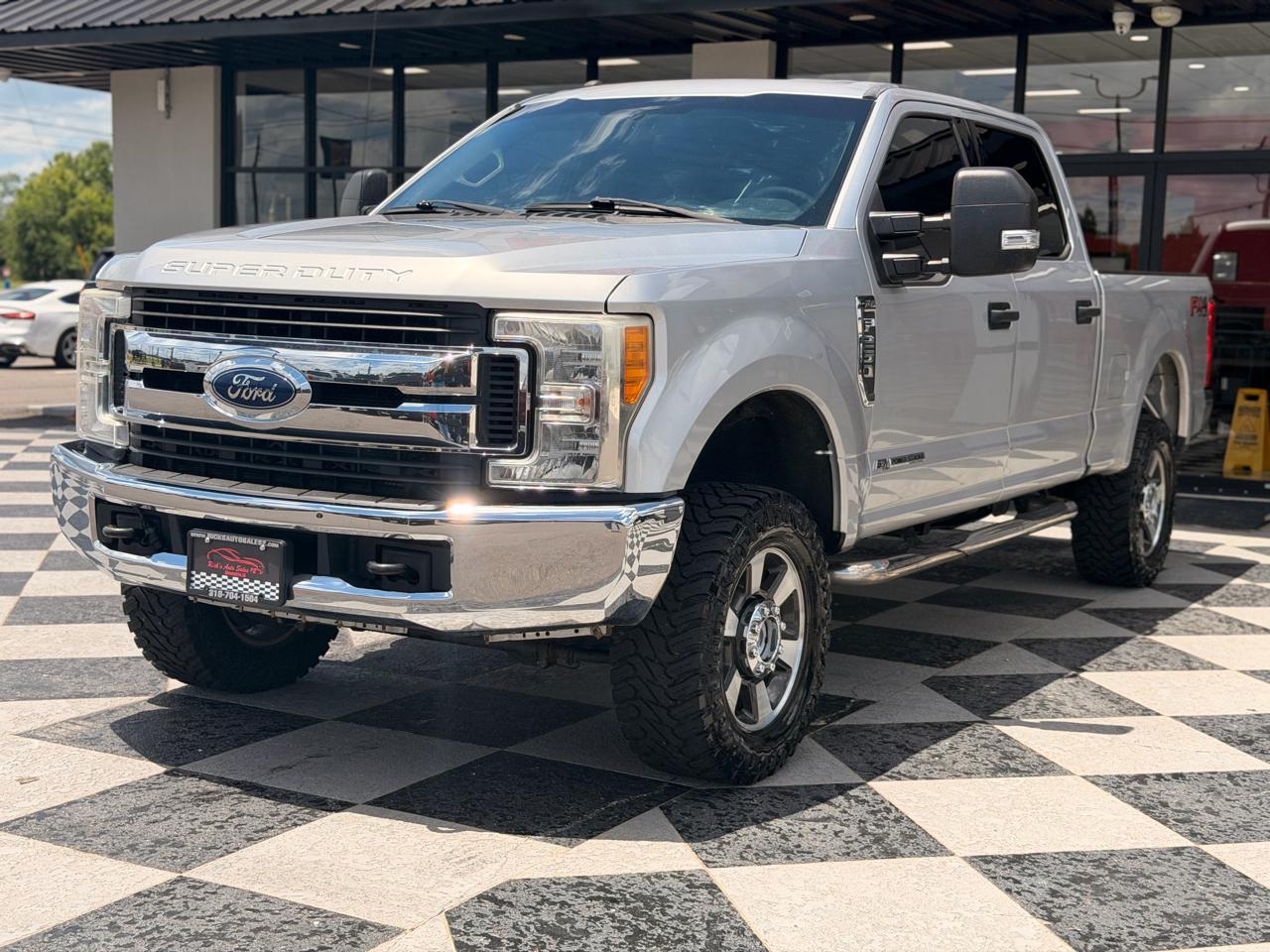 Ford F-250 SD XLT Crew Cab 4WD 2017