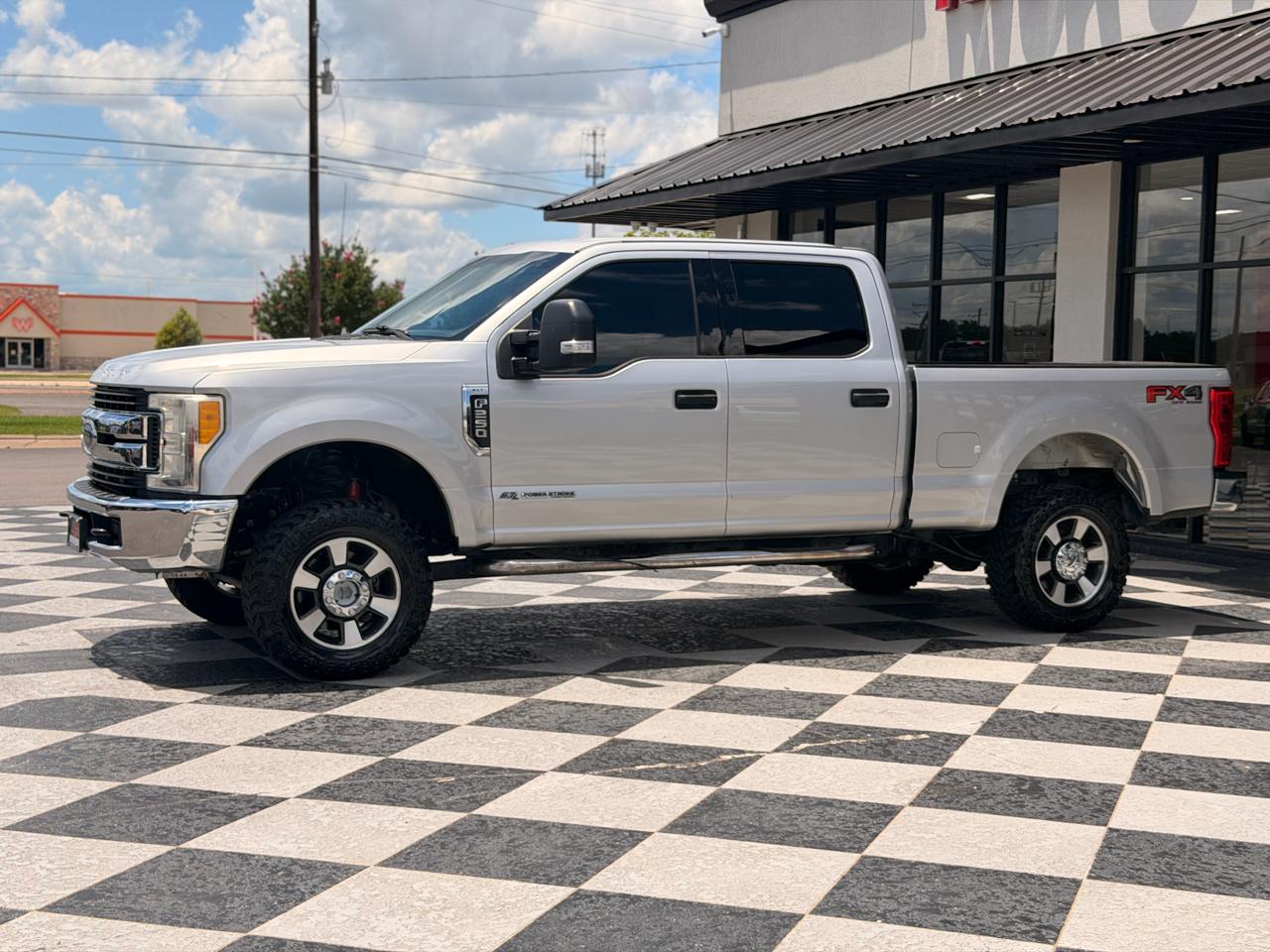 Ford F-250 SD XLT Crew Cab 4WD 2017